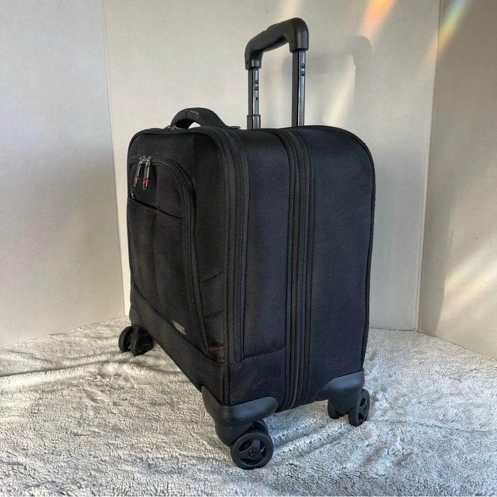 Samsonite used great